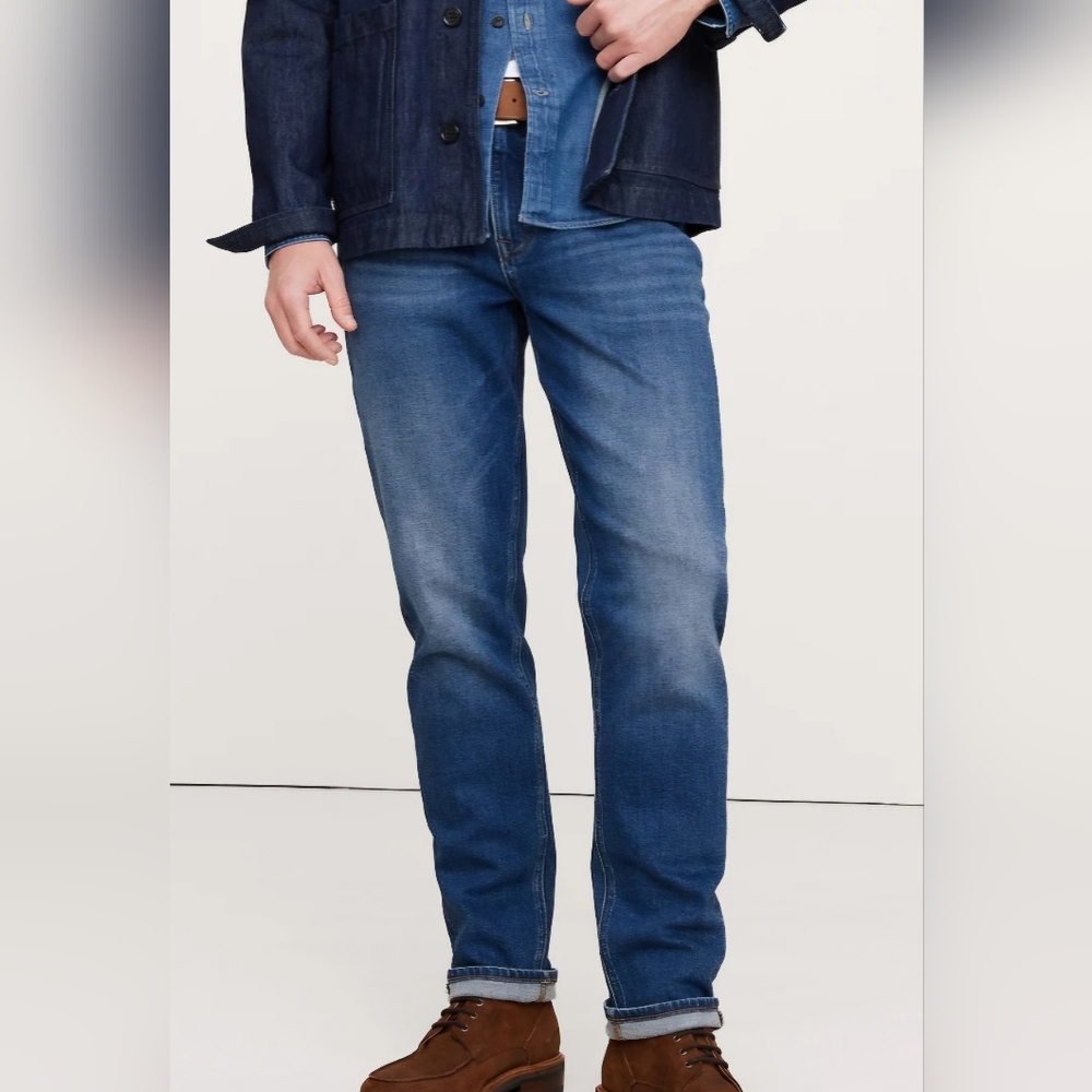 Banana republic Men's blue medium washed athletic fit travel jeans size 34x34